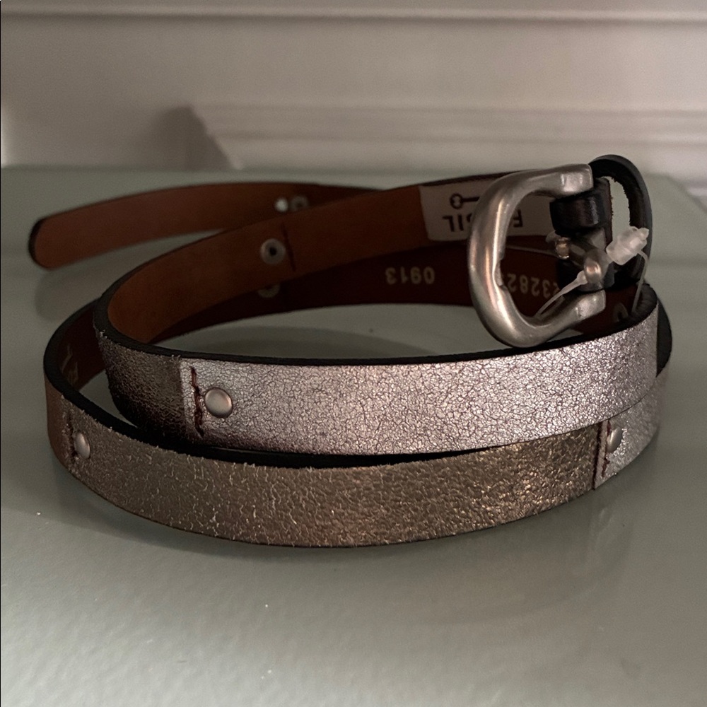 NWT $34 Fossil Leather Metallic & Black Multi Colorblock Skinny Belt - Picture 2 of 8